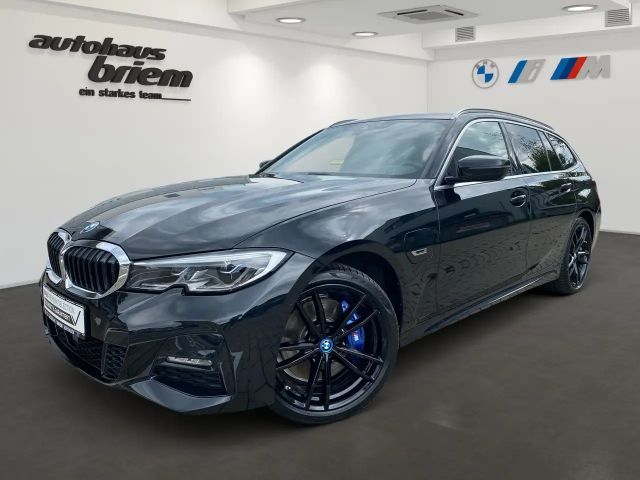 BMW 330 2022 Hybride / Benzine