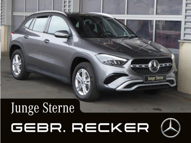 Mercedes-Benz GLA 200 2024 Benzine