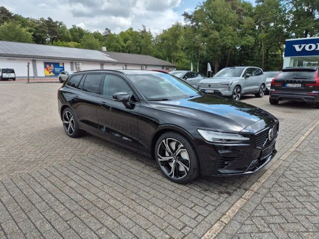 Volvo V60 Kombi Plus Dark Recharge Plug-In Hybrid AWD 2025 Hybride / Benzine
