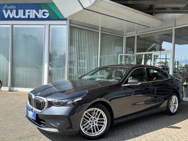 BMW 520 d xDrive 1.Hd LEDER AHK NAVI CAM HUD PLA DSC 2024 Diesel