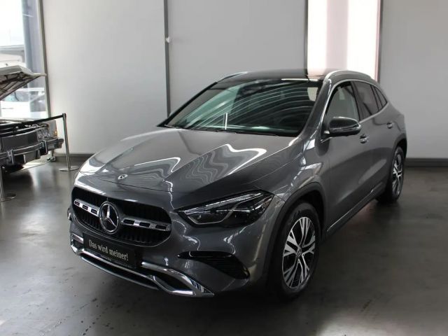 Mercedes-Benz GLA 200 Progressive LED Panorama el. Heckklappe 2025 Benzine