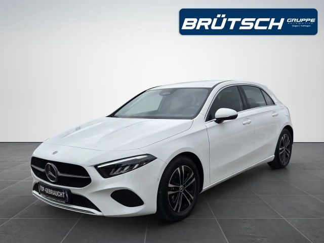 Mercedes-Benz A 220 4Matic Progressive AUTOMATIK / LED-HIGH / NAVI / S 2023 Benzine