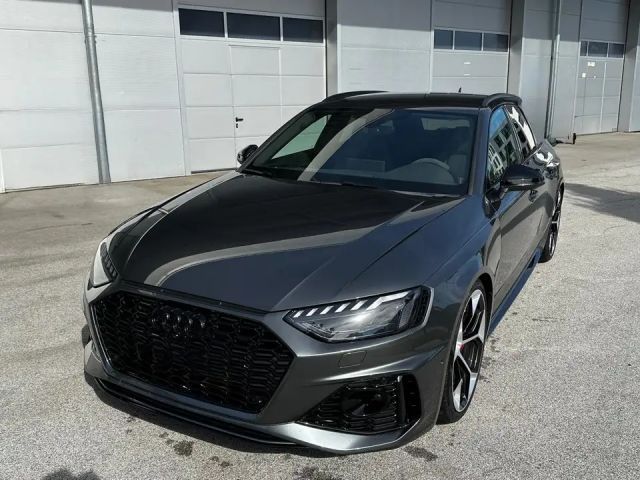 Audi RS4 2022 Benzine