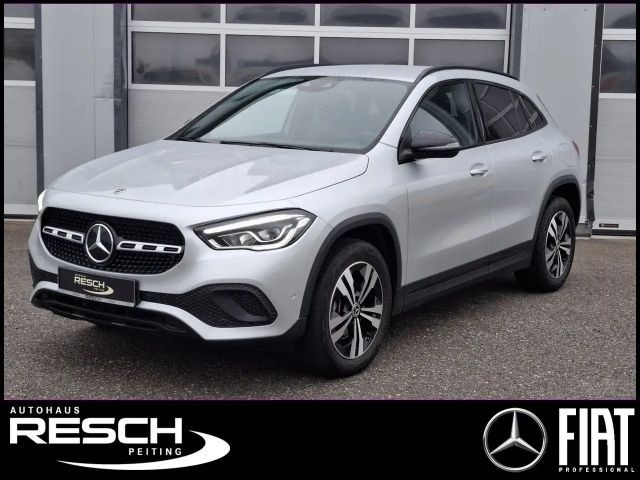 Mercedes-Benz GLA 200 Progressive/7G-DCT/LED/Navi/Kamera/Night 2022 Benzine