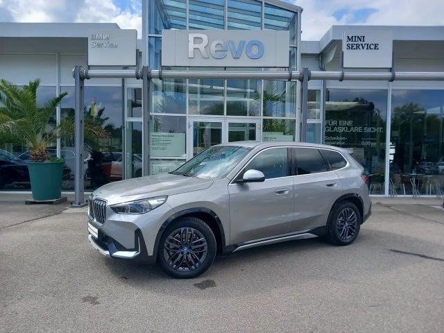 BMW iX1 xDrive30 xLine AHK DriveAssProf LED LiveCockProf 2023 Elektrisch