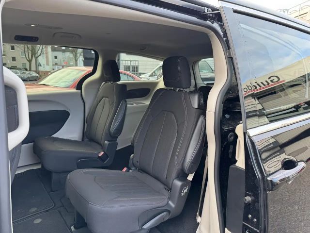 Chrysler Pacifica