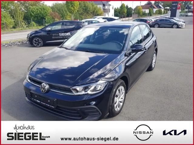 Volkswagen Polo VI Life Allwetterreifen wenige Kilometer 2023 Benzine