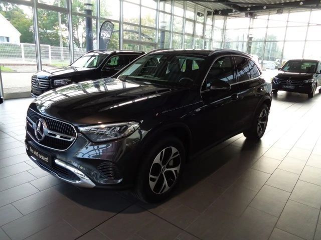 Mercedes-Benz GLC 300 e 4M,AHK,LED,KAMERA,NAVI,NP:78.231,-EURO 2025 Hybride / Benzine