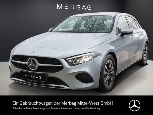 Mercedes-Benz A 180 Kompaktlimousine LED Navi SHZ Winterp. LM 2024 Benzine