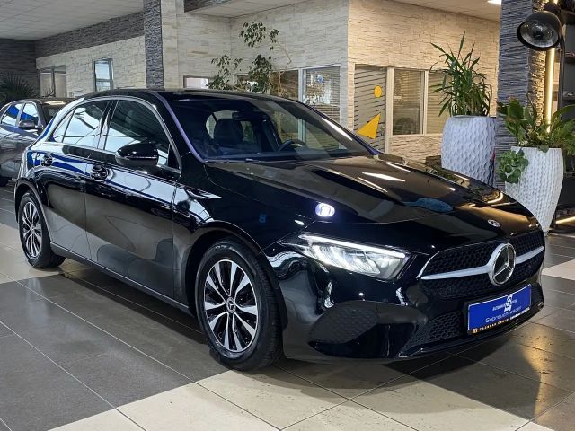 Mercedes-Benz A 180 dig.Cockpit Navi R.Cam PDC Klimaauto. DAB 2024 Benzine