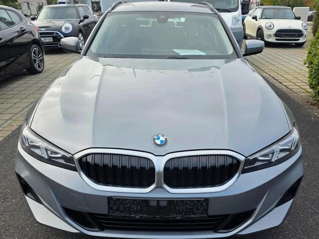 BMW 320 320 d xDrive Tour A/Curved Display/Allrad/DA 2022 Diesel