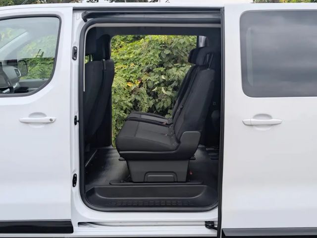 Peugeot Traveller