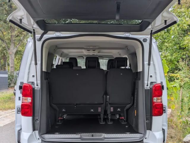 Peugeot Traveller