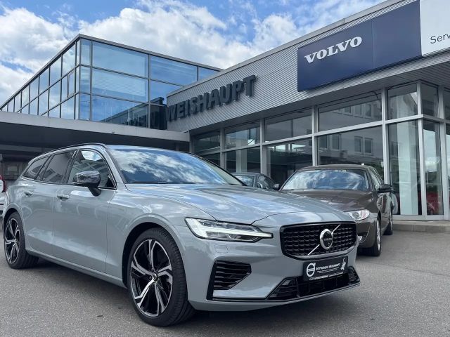 Volvo V60 T6*Ultra Dark*NP 76350* Recharge*360°*MJ25 2024 Hybride / Benzine
