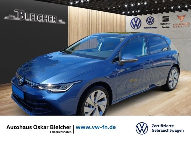 Volkswagen Golf VIII 1.5 TSI ''Life''  abn. AHK+Panorama-Schiebeda 2025 Benzine