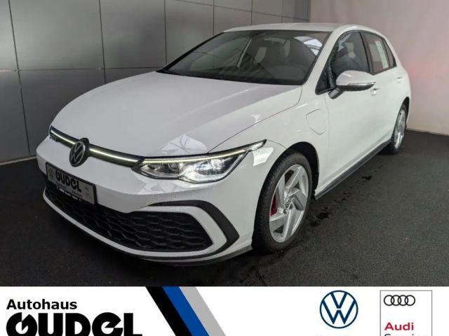 Volkswagen Golf VIII Lim. 1.4 GTE eHybrid AHK ACC LED 17" 2022 Hybride / Benzine