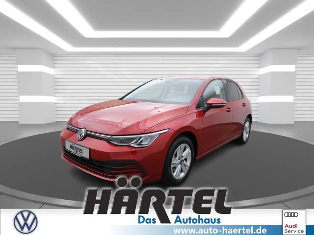 Volkswagen Golf 8 LIFE 1.0 ETSI DSG (+ACC-RADAR+NAVI) LED 2022 Benzine