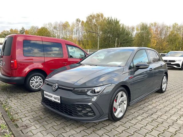 Volkswagen Golf 2023 Benzine