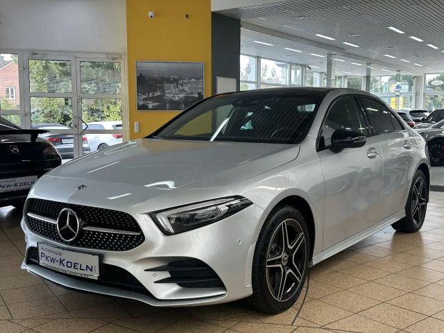 Mercedes-Benz A 250 e AMG-LiNE*PANO*NiGHT*LED*HuD*360°*KEY GO* 2024 Hybride / Benzine