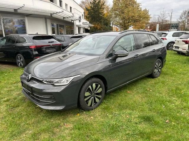Volkswagen Golf VIII Variant 1.5 TSI 85 kW Goal KAMERA, AHK 2024 Benzine