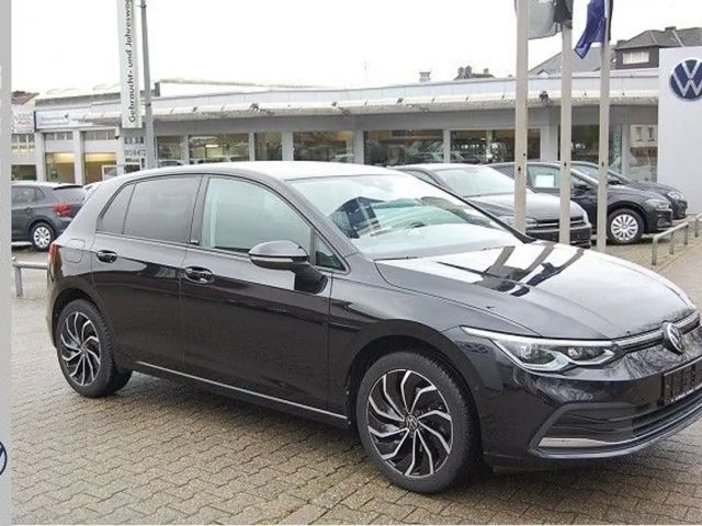 Volkswagen Golf 2022 Benzine