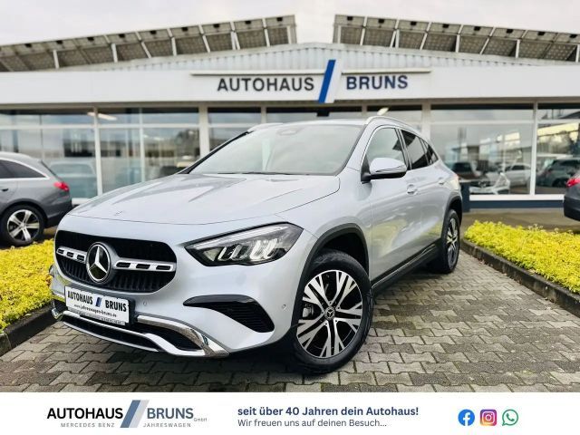 Mercedes-Benz GLA 200 2024 Benzine