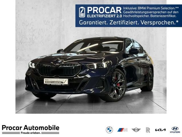 BMW i5 eDrive40 M Sport Pro Pano AHK DA/PA Prof B&W 2023 Elektrisch