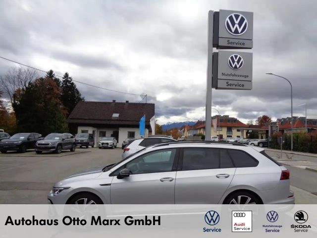 Volkswagen Golf VIII Variant 1,5 eTSI DSG R-Line (Navi+LED+RearVie 2024 Benzine