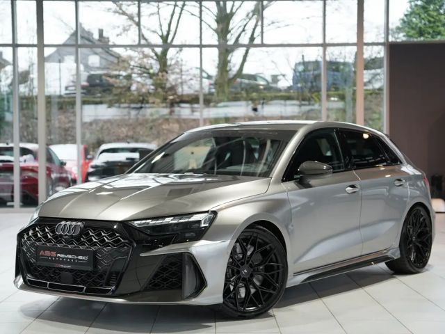 Audi RS3 q. Sportback 1.HD*Schale*S-AGA*Carbon*YIDO 2024 Benzine