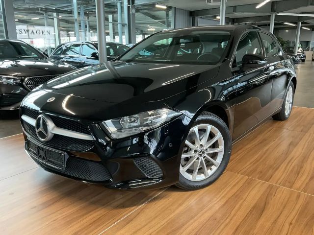 Mercedes-Benz A 250 A 250E AHK/SPUR/GRA/BUSINESS 2021 Hybride / Benzine