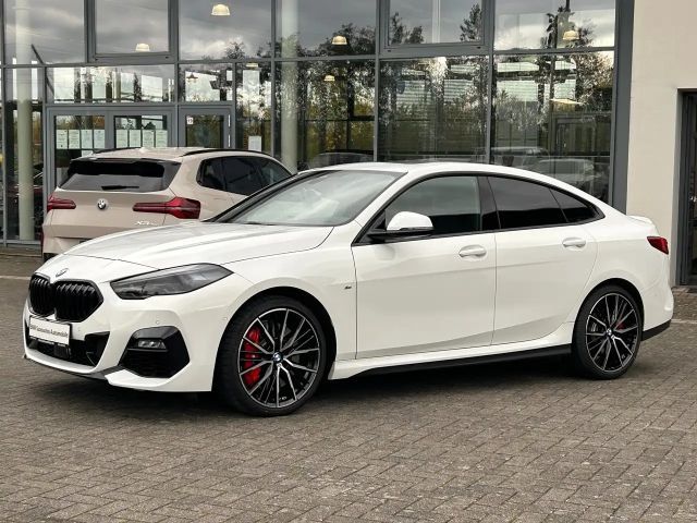 BMW 220 220 i M Sport / Edition ColorVision / Head-Up D. 2024 Benzine