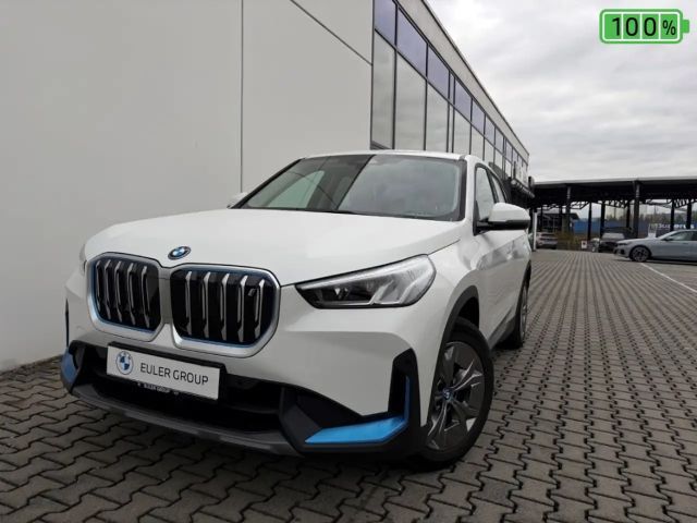 BMW iX1 xDrive 30 LMR SHZ Parkass DAB WideScr 2023 Elektrisch