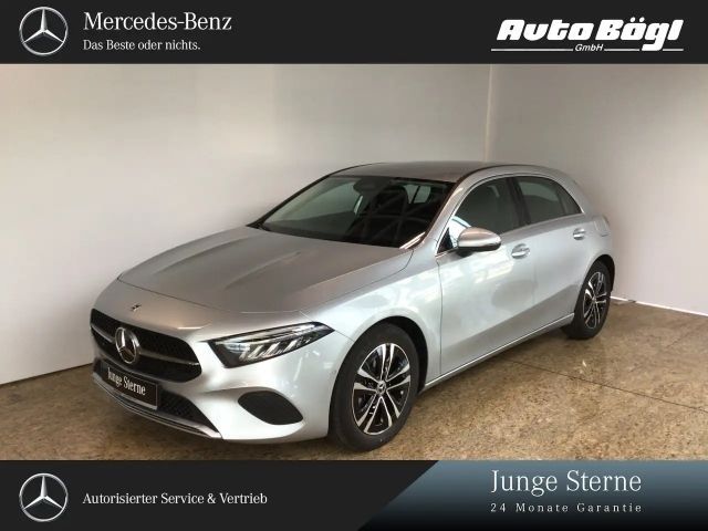 Mercedes-Benz A 180 A 180 Progressive Line Advanced/MBUX/V-Distr. Navi 2024 Benzine