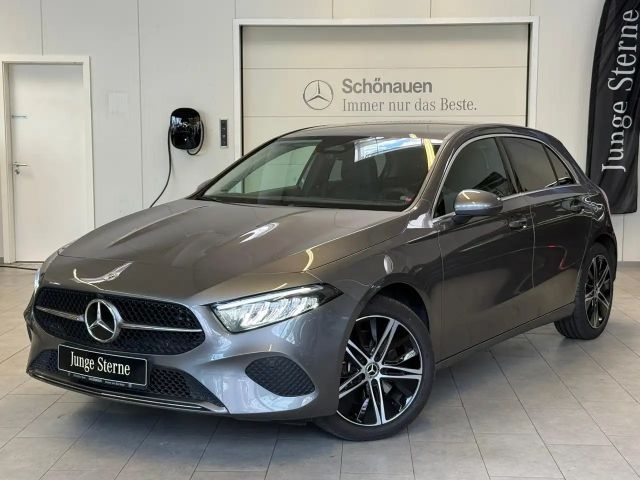 Mercedes-Benz A 250 e BURMESTER+18"+AC11KW+PRIVACY+WINTER 2025 Hybride / Benzine
