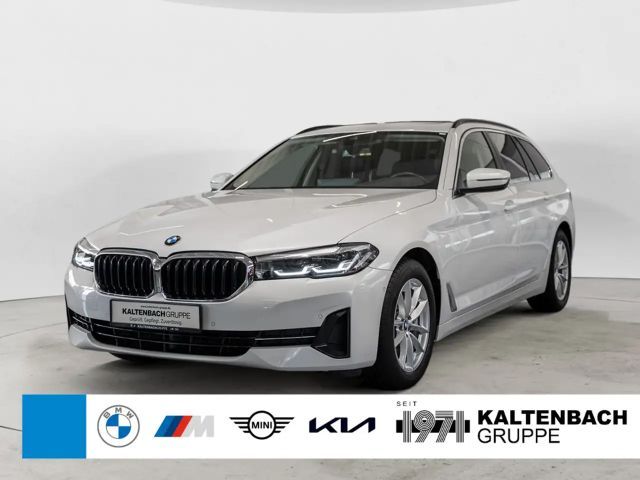BMW 540 d Touring xDrive PANO HUD LED W-LAN NAVI 2022 Diesel