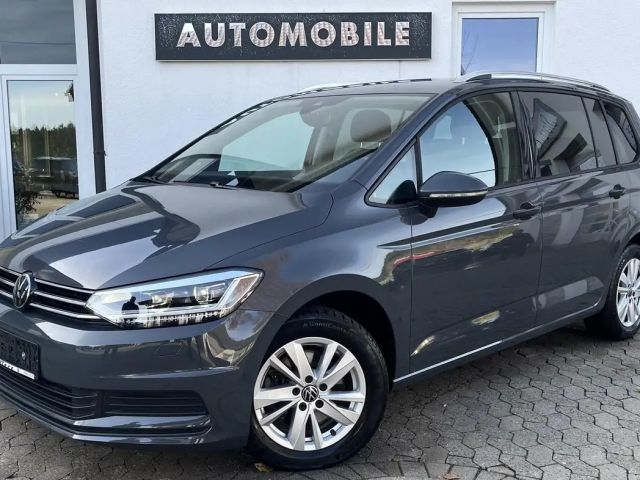 Volkswagen Touran 1.5 TSI DSG LED NAVI ACC KAM. AHK 7 SITZE 2024 Benzine
