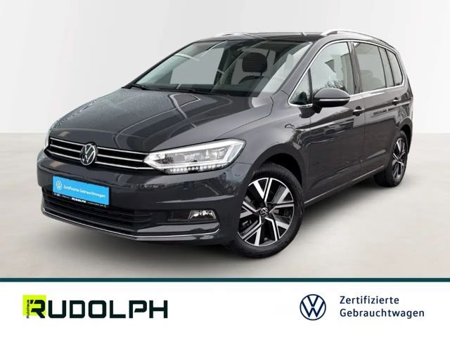 Volkswagen Touran Highline 1.5 TSI DSG ACC LED Navi AHK SHZ Fernlich 2023 Benzine