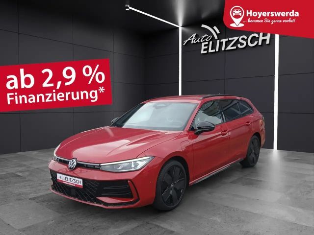 Volkswagen Passat R-Line eHybrid DSG IQ.Light ACC AHK SH Massage ... 2025 Hybride / Benzine