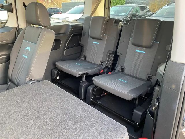 Ford Grand Tourneo