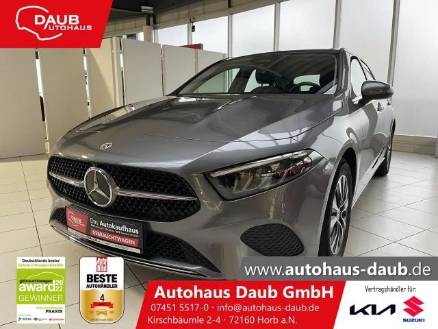 Mercedes-Benz A 180 Progressive+Automatik+ Premium Navi+SHZ+ 2023 Benzine