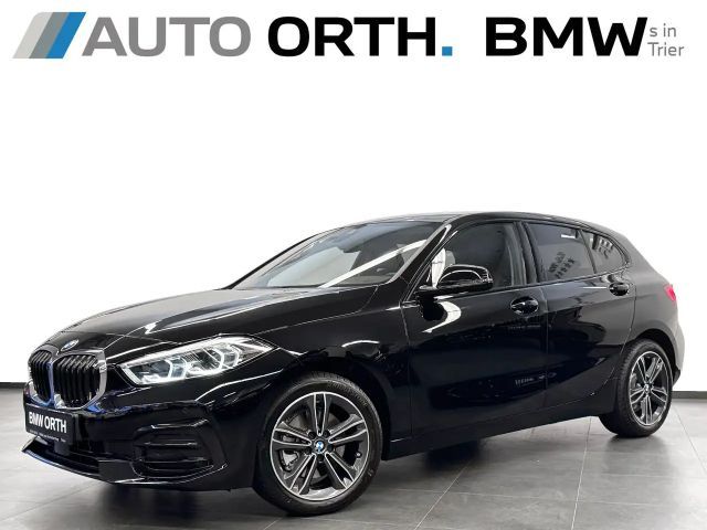 BMW 118 i Sport Line LC-PROF LED SIHZ PDC DAB 17-ZOLL 2022 Benzine