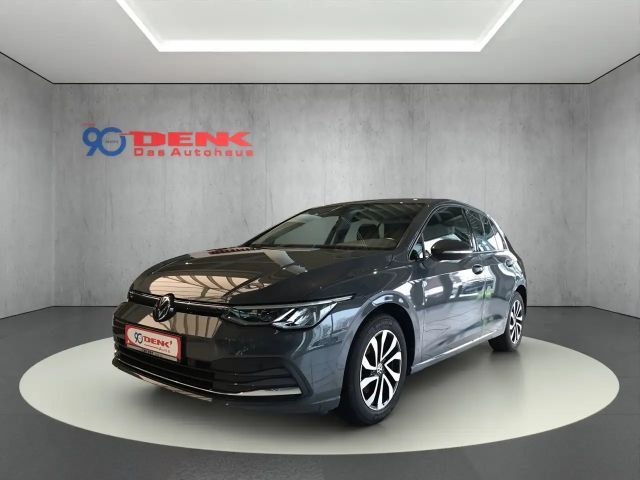 Volkswagen Golf VIII Active 1.5 TSI 6-Gang*NAVI*SHZ*DAB+* 2021 Benzine