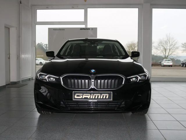 BMW 318 i Head-Up, AHK, 360° Kamera, Komfortzg. 2024 Benzine