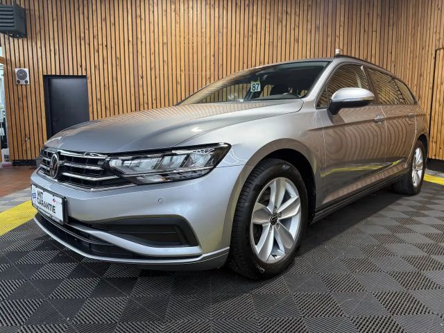 Volkswagen Passat Variant 1,5 TSI DSG *Navi*LED*Kam*ACC*Alu 2023 Benzine