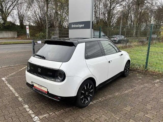 Honda e