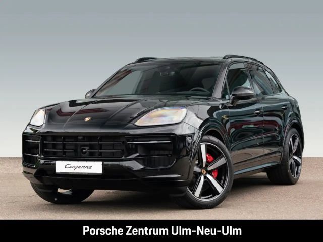 Porsche Cayenne GTS Burmester HA-Lenkung InnoDrive HUD 2025 Benzine