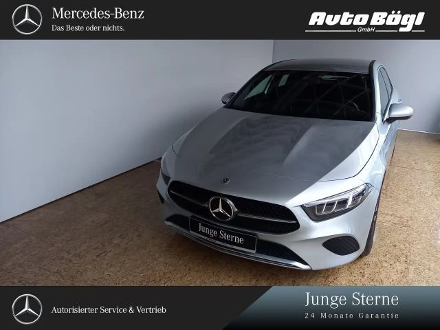 Mercedes-Benz A 180 A 180 Progressive Line Advanced/Klimaaut 581 Navi 2024 Benzine
