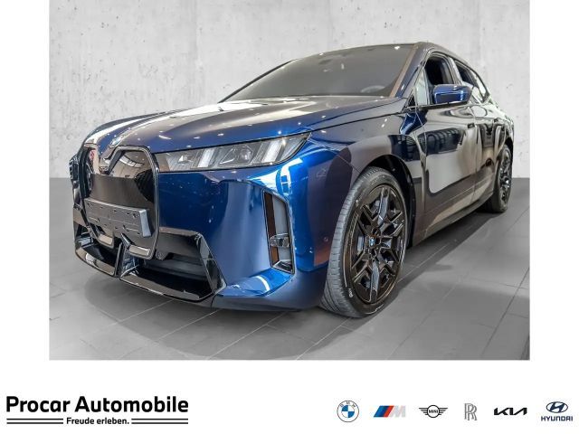 BMW iX xDrive60 M Sport Pro 22" PANO 360° Head-Up 2025 Elektrisch