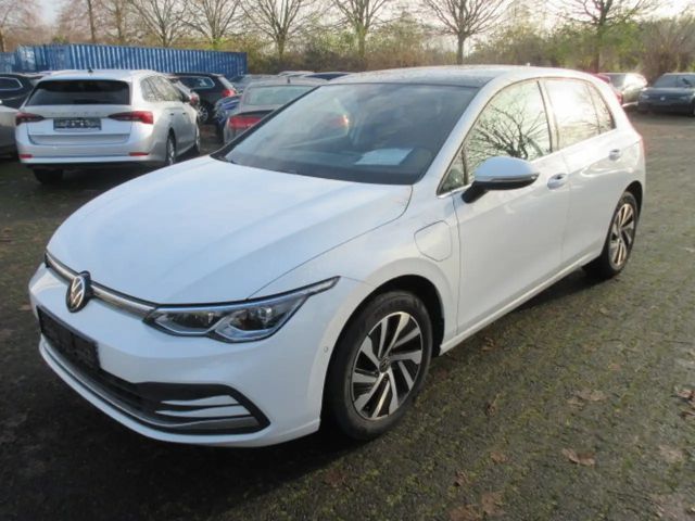 Volkswagen Golf Style 1.4 eHybrid NAVI PANORAMA IQ LIGHT KAMERA ACC ALU APS SITZHEIZUNG CLIMATRONIC 2021 Hybride / Benzine
