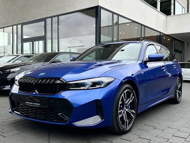 BMW 330 e Touring M Sport | Panorama | AHK | Head-Up 2024 Hybride / Benzine